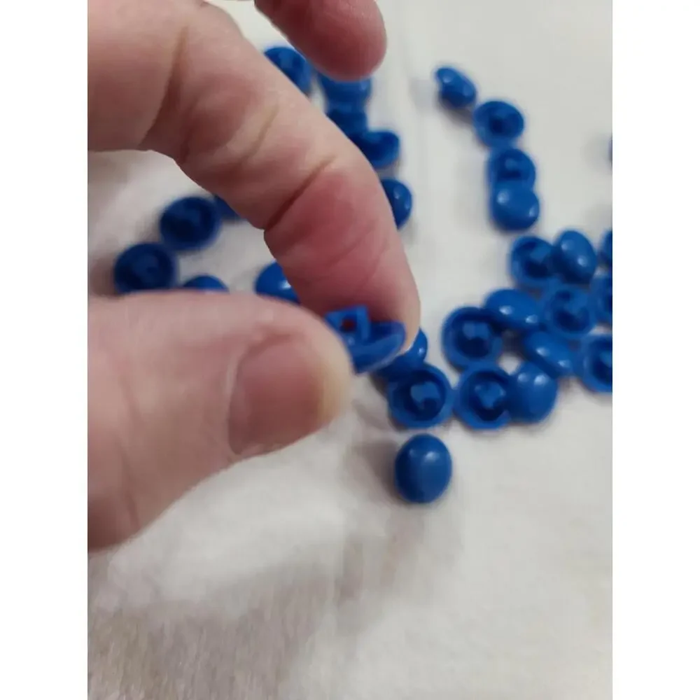 Buttons 42 - 1/2
